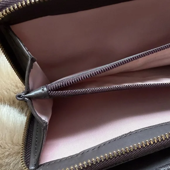 Coach Signature Wallet | Brown Monogram - Picture 5 of 7